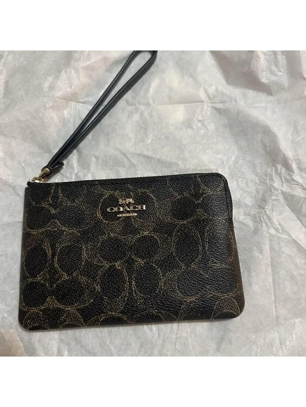 Coach Corner Zip Wristlet in Loved Signature Canvas Brown/Black New with tags